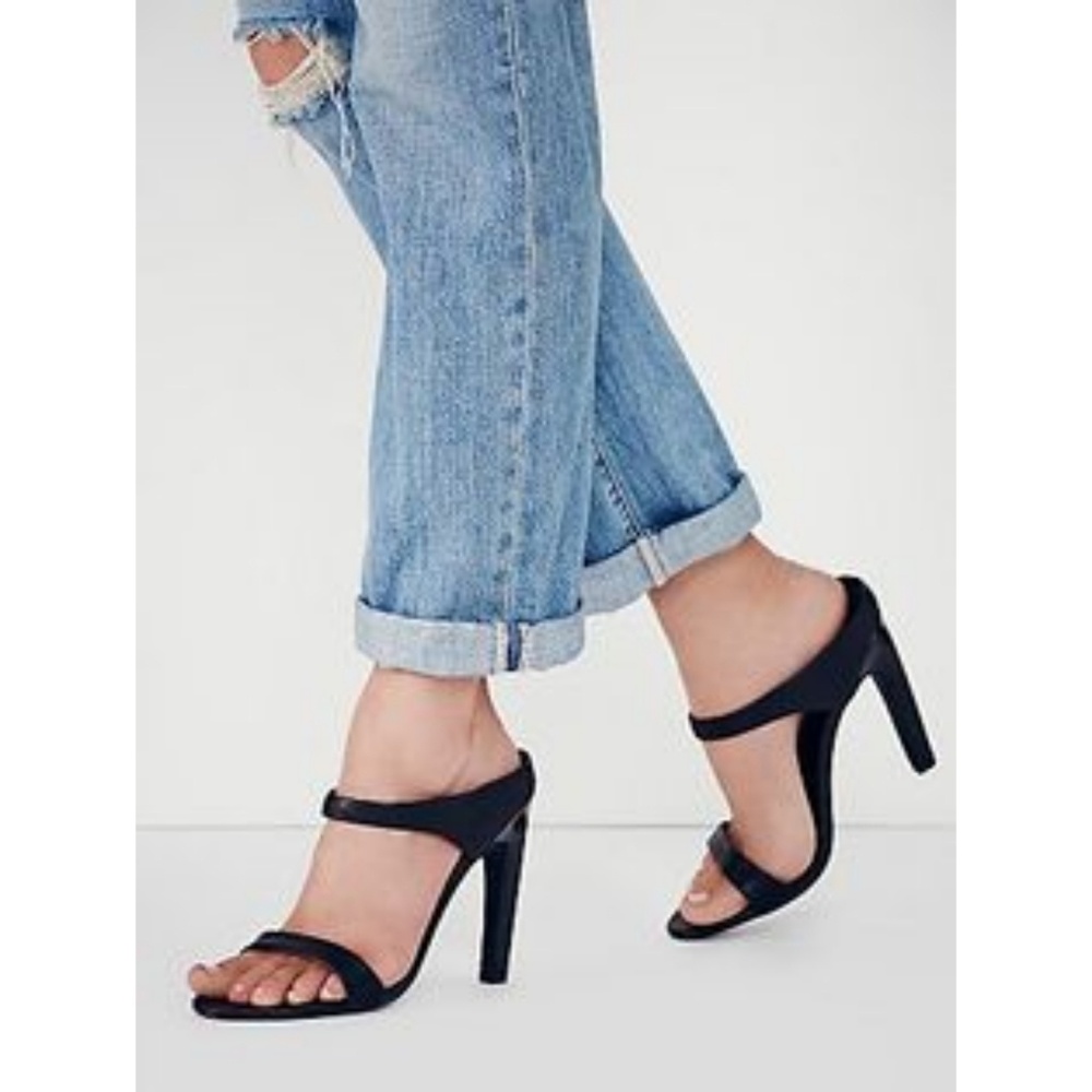 {Finders Keepers} Black Cutout Mule Heel